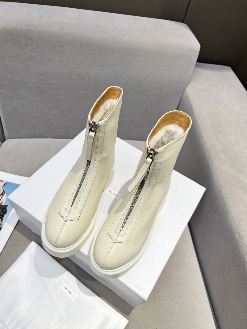 The R0w boots